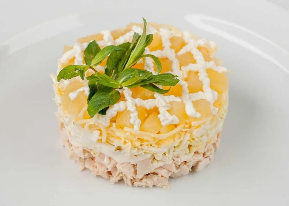 Рецепт салата с ананасом